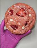 Strawberry crème cookie